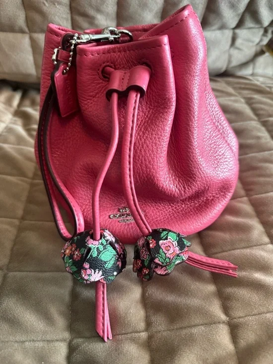 Rare Coach Pink Leather Floral Drawstring Mini Bucket - Picture 3 of 7